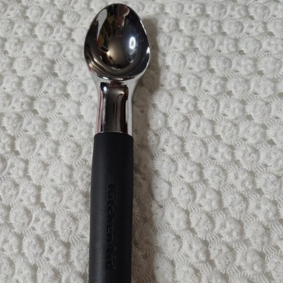 KitchenAid Ice Cream Scoop 9-inch Black - Picture 1 of 3